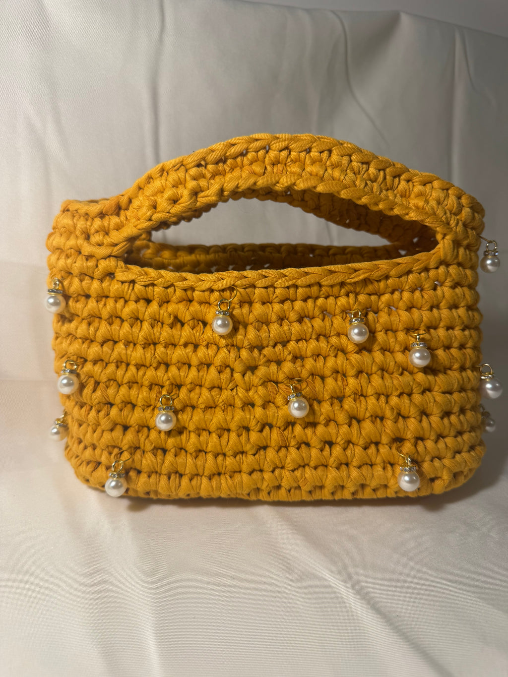 Sac moutarde avec perle