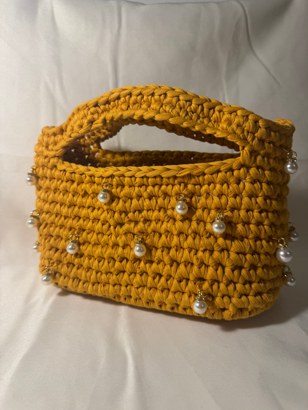 Sac moutarde avec perle