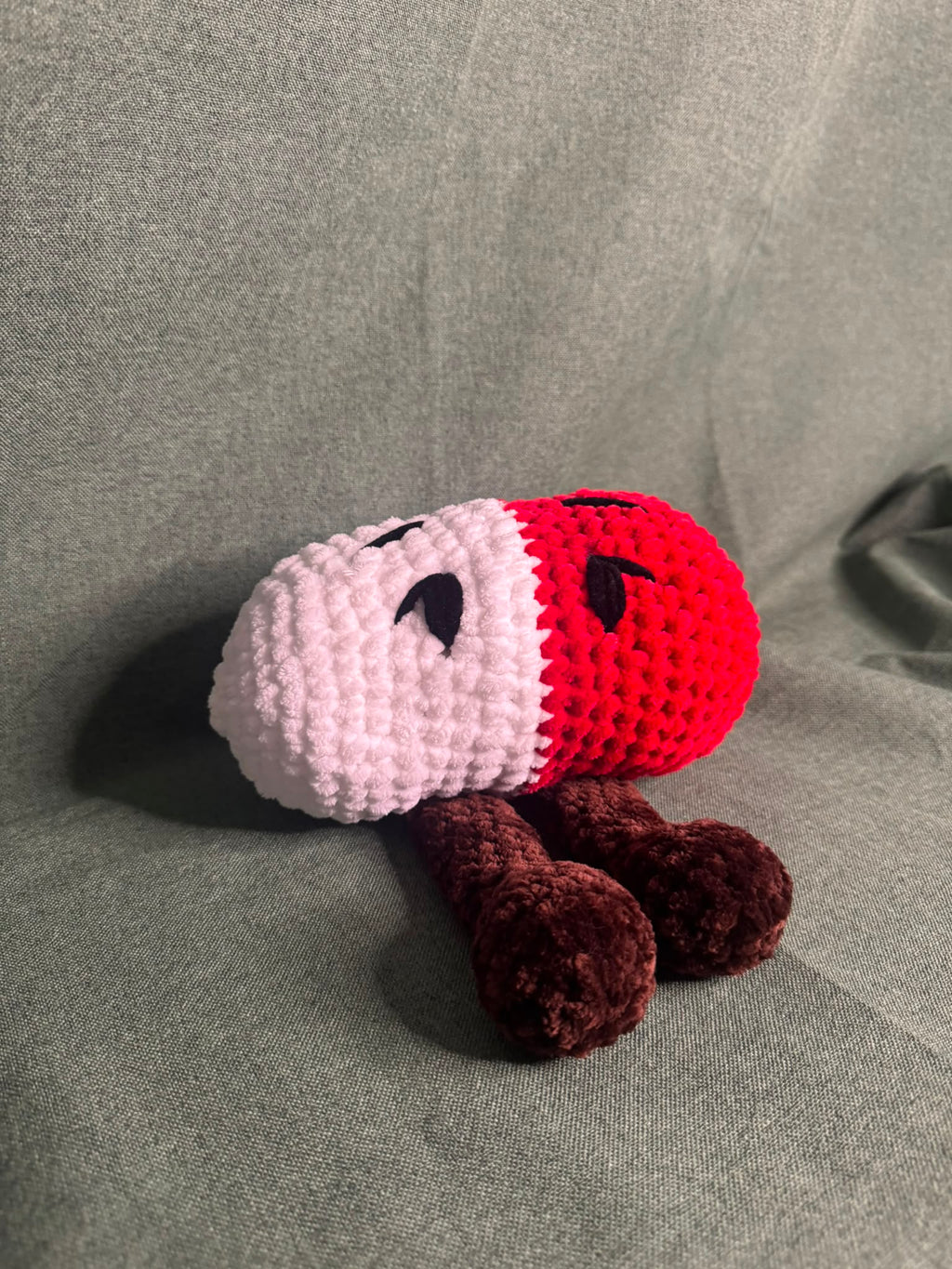 Paracétamol au crochet – Personnage fait main 💊✨