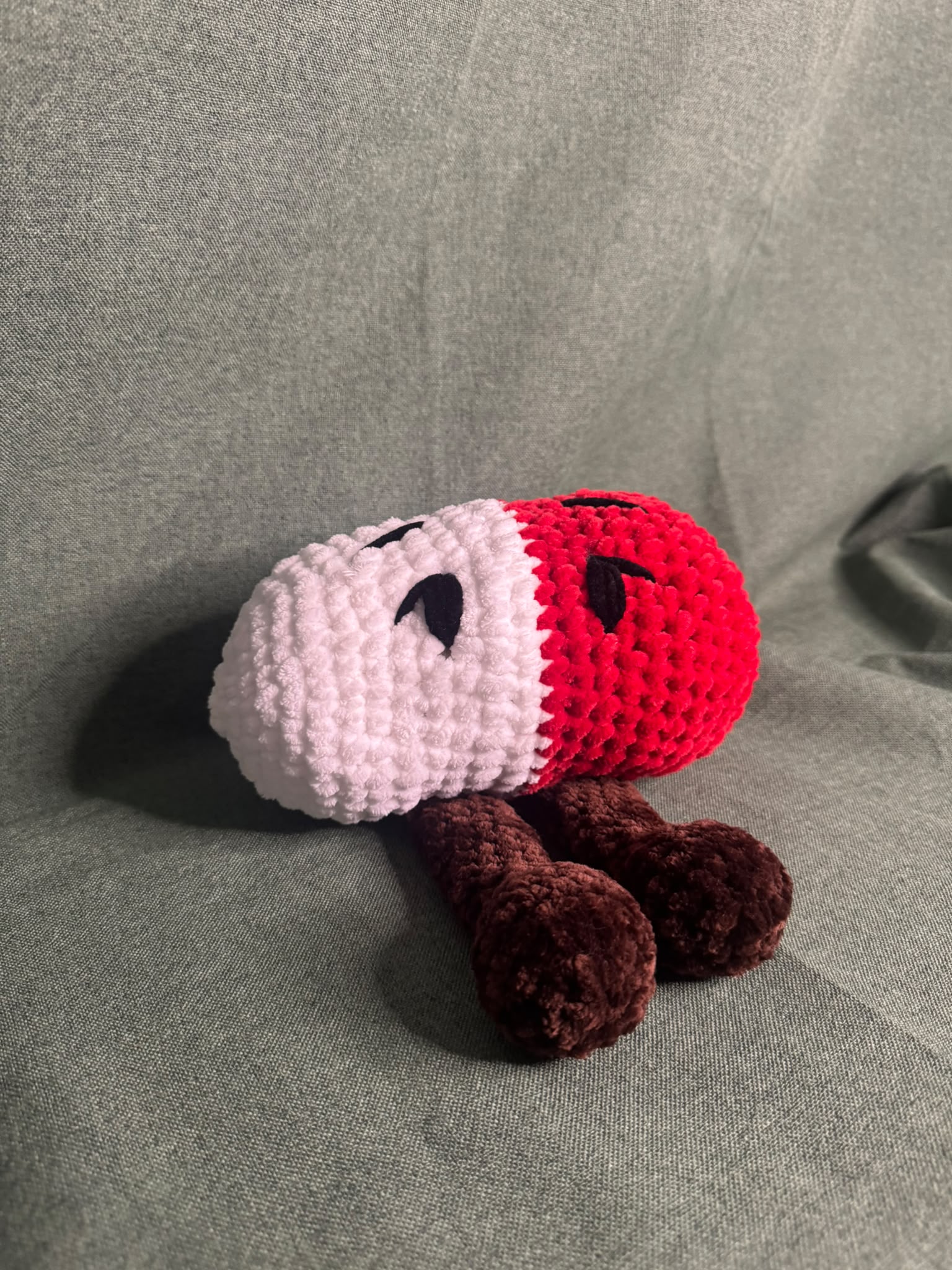 Paracétamol au crochet – Personnage fait main 💊✨