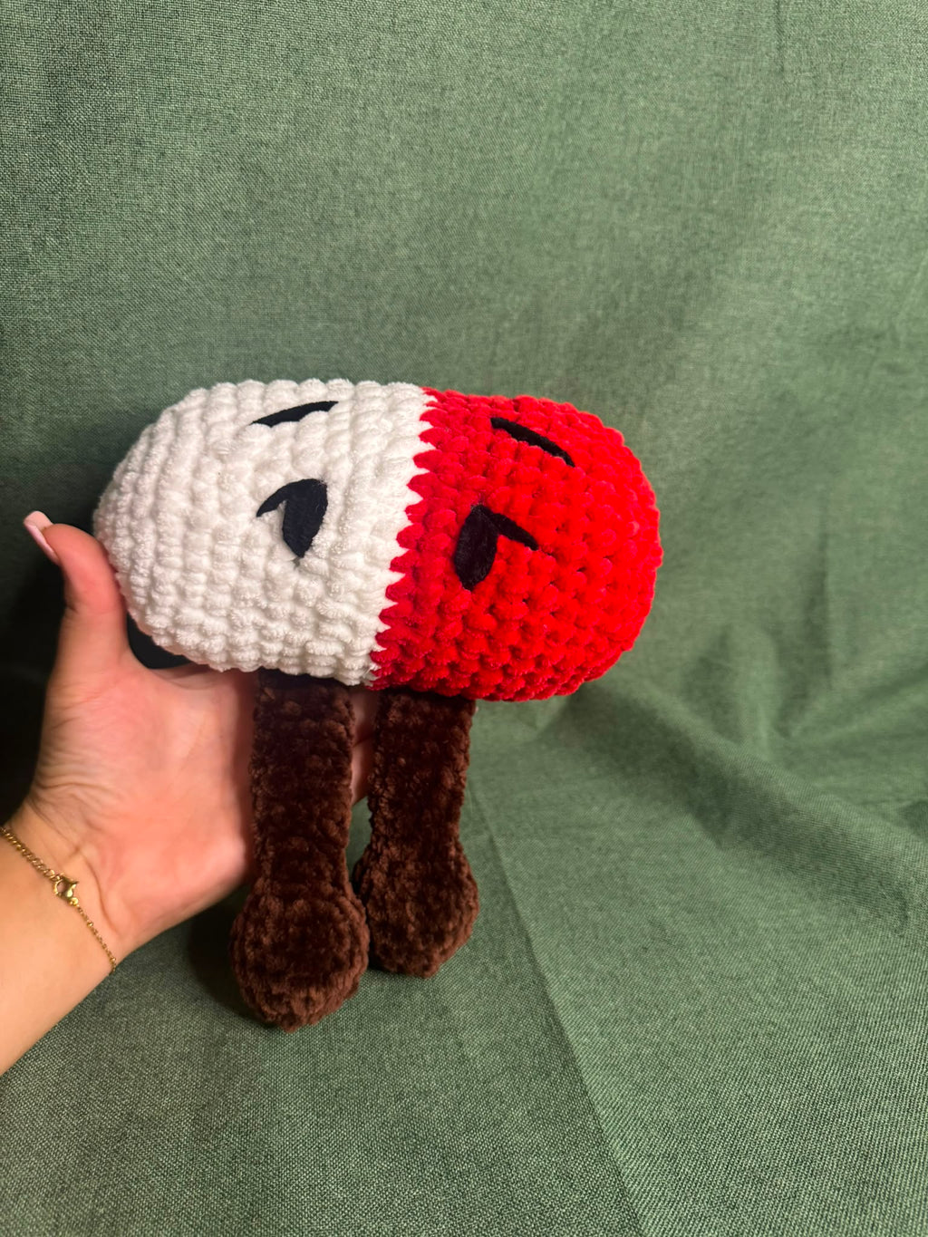 Paracétamol au crochet – Personnage fait main 💊✨