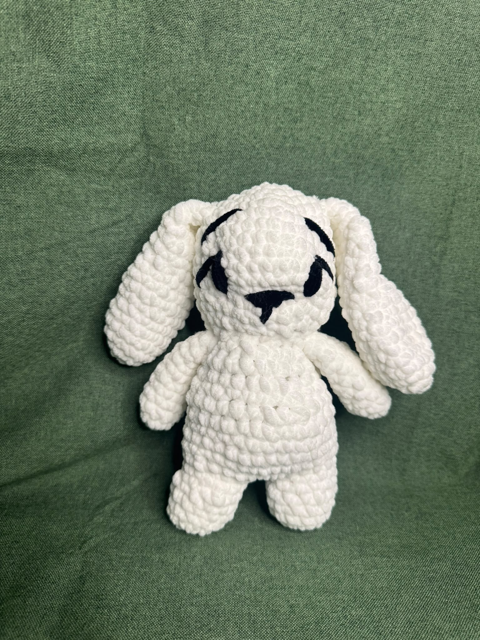 Grand lapin au crochet fait main 🐰