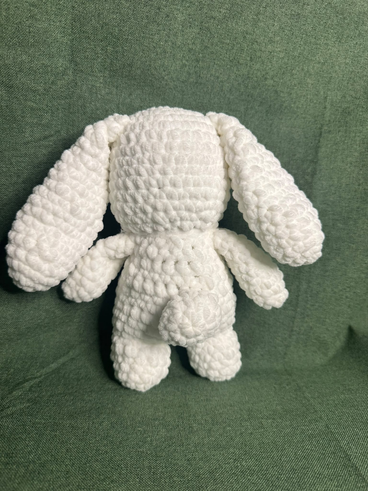 Grand lapin au crochet fait main 🐰