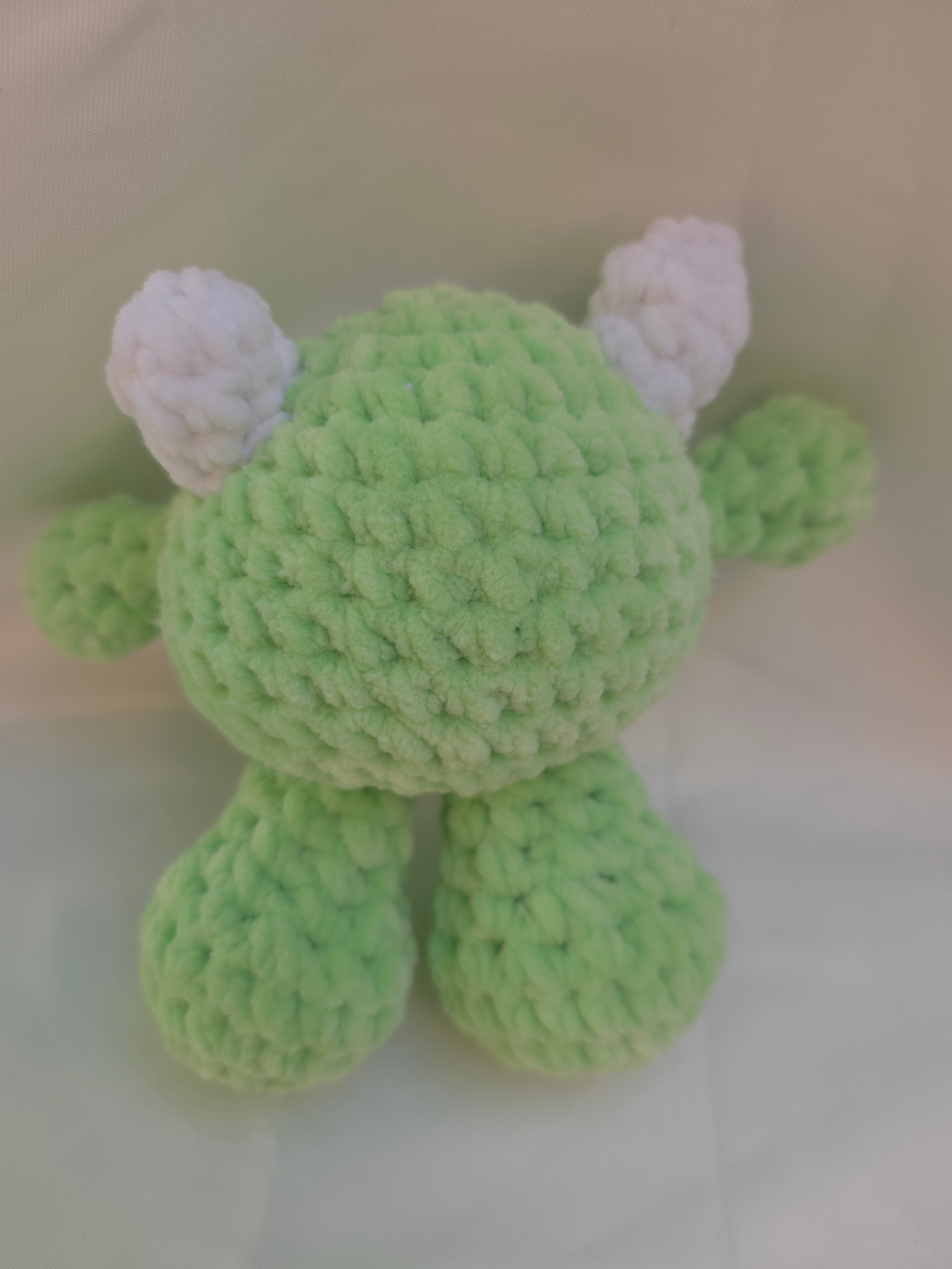 👁️ Mini monstre vert au crochet – compagnon fun et décalé